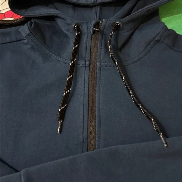 GapFit Performance Hoodie.                        ( Pre-owned ) - Picture 3 of 12